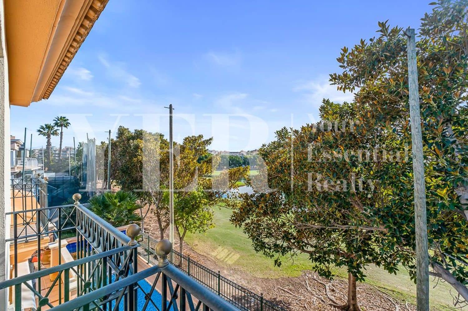 5 sypialnia Willa na sprzedaż w Miasto Alicante / Alacant z basenem garażem - 1 150 000 € (Ref: 9562575)