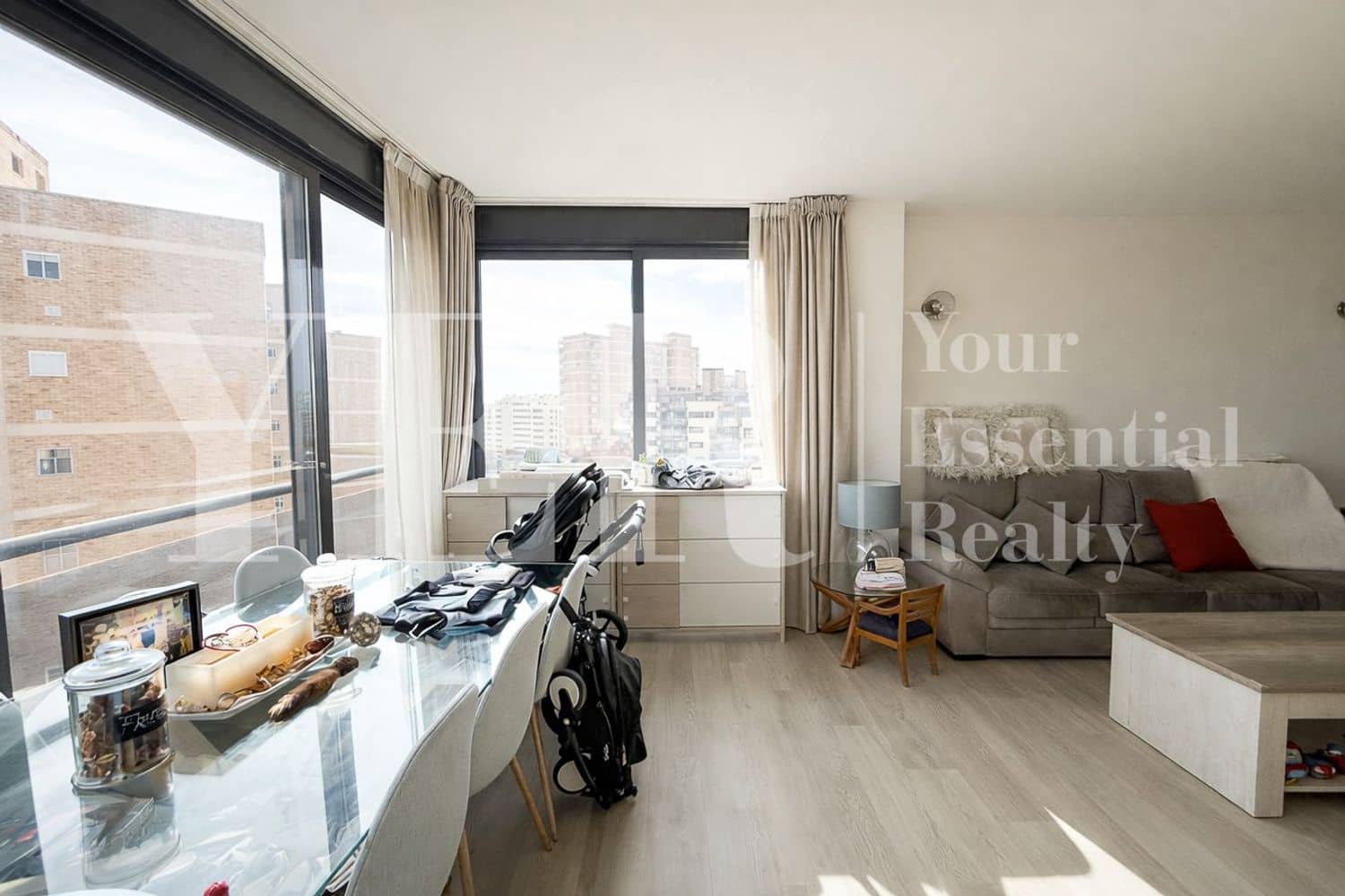 2 makuuhuone Huoneisto myytävänä paikassa Alicante kaupunki mukana uima-altaan 
autotalli - 435 000 € (Ref: 9562576)