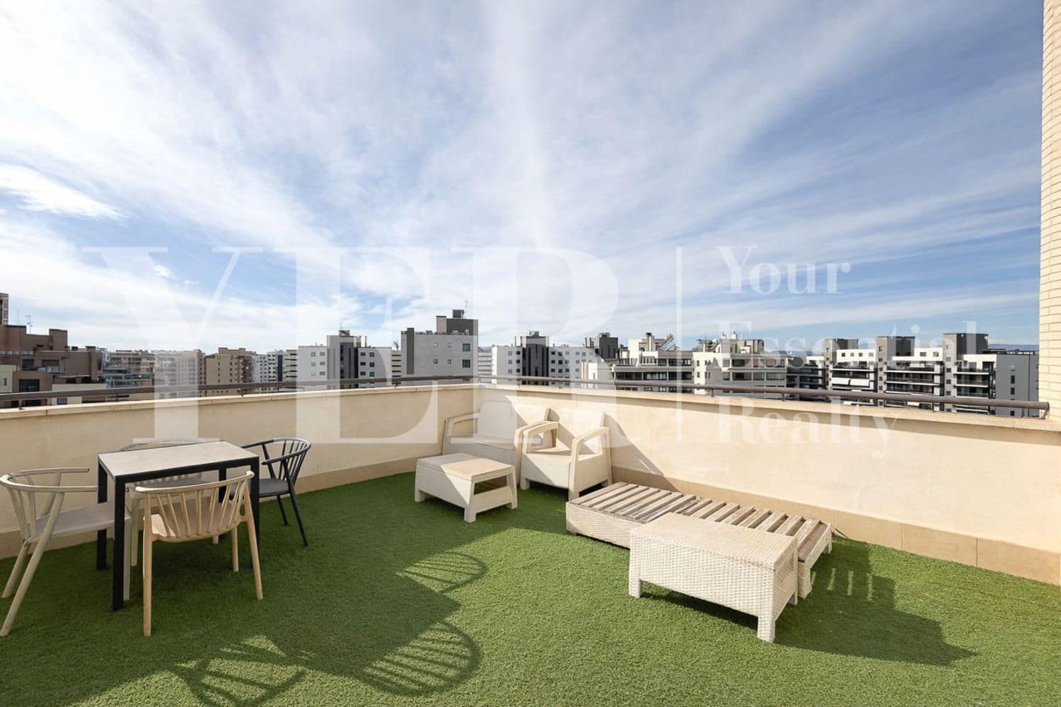 2 makuuhuone Huoneisto myytävänä paikassa Alicante kaupunki mukana uima-altaan 
autotalli - 435 000 € (Ref: 9562576)