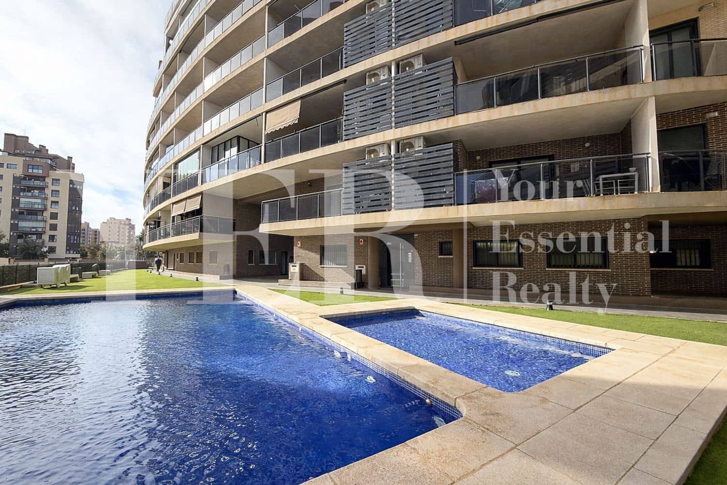 2 makuuhuone Huoneisto myytävänä paikassa Alicante kaupunki mukana uima-altaan 
autotalli - 435 000 € (Ref: 9562576)