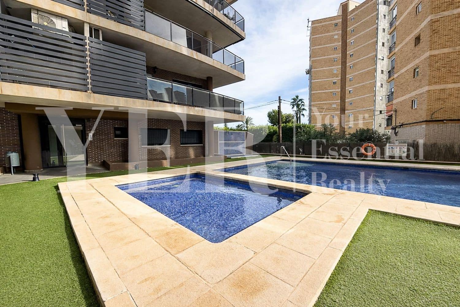 2 makuuhuone Huoneisto myytävänä paikassa Alicante kaupunki mukana uima-altaan 
autotalli - 435 000 € (Ref: 9562576)