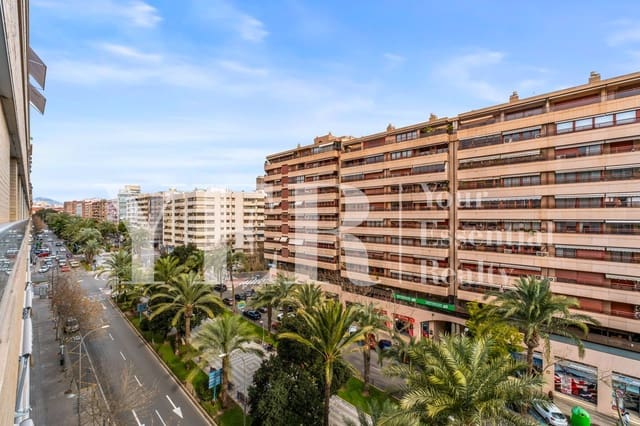 4 soveværelse Lejlighed til salg i Benalúa, Alicante by med garage - € 594.000 (Ref: 9562577)