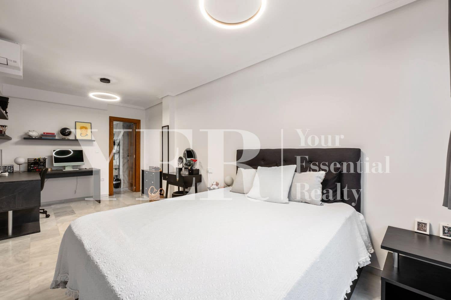 3 makuuhuone Huoneisto myytävänä paikassa Alicante kaupunki mukana 
autotalli - 660 000 € (Ref: 9604489)