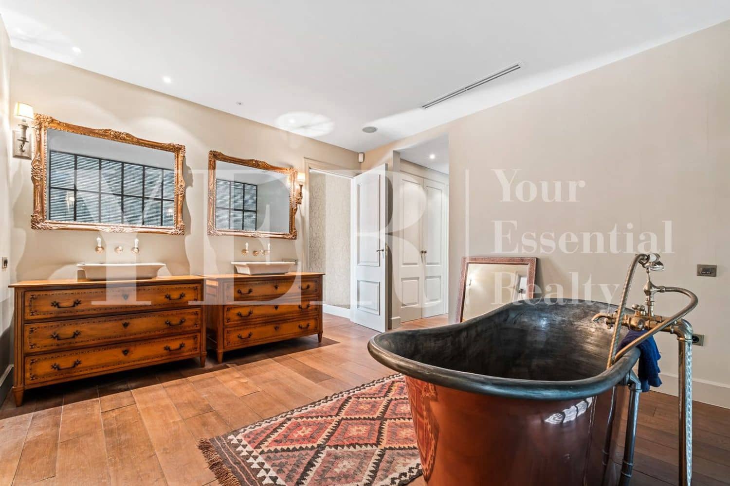 5 soverom Villa til salgs i Elche / Elx med svømmebasseng garasje - € 7 500 000 (Ref: 9624235)