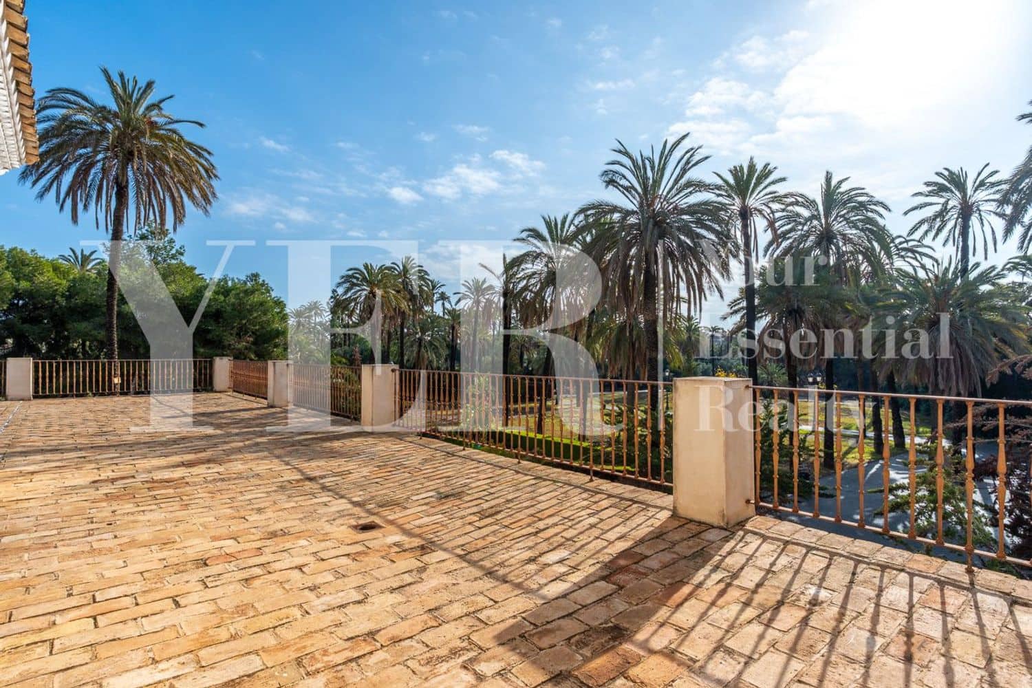 5 soverom Villa til salgs i Elche / Elx med svømmebasseng garasje - € 7 500 000 (Ref: 9624235)