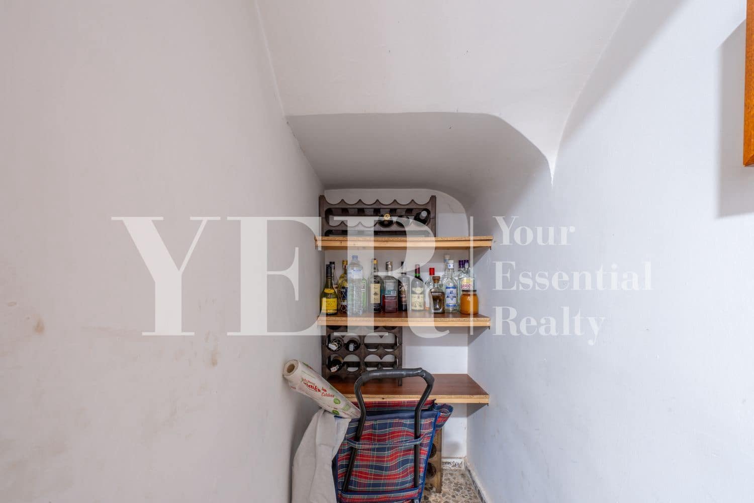 8 makuuhuone Hotelli myytävänä paikassa Alicante kaupunki mukana 
autotalli - 1 800 000 € (Ref: 9694713)