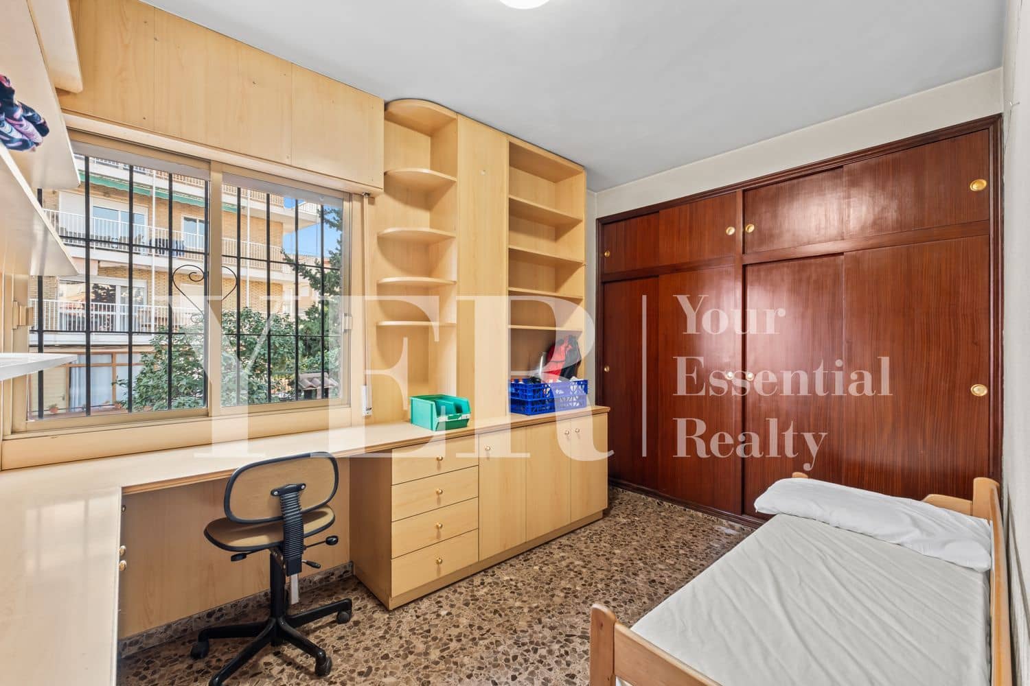 8 makuuhuone Hotelli myytävänä paikassa Alicante kaupunki mukana 
autotalli - 1 800 000 € (Ref: 9694713)