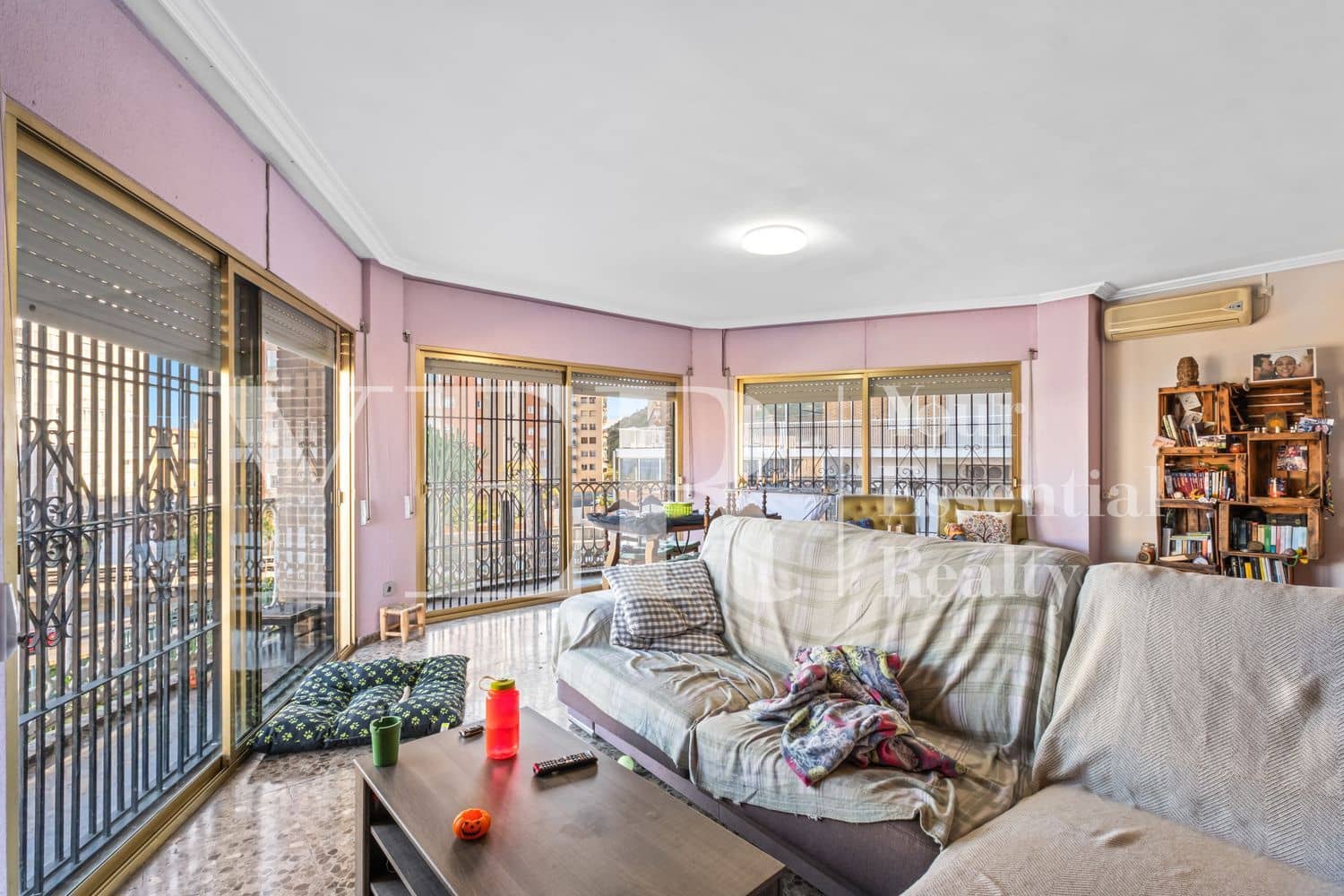 8 makuuhuone Hotelli myytävänä paikassa Alicante kaupunki mukana 
autotalli - 1 800 000 € (Ref: 9694713)