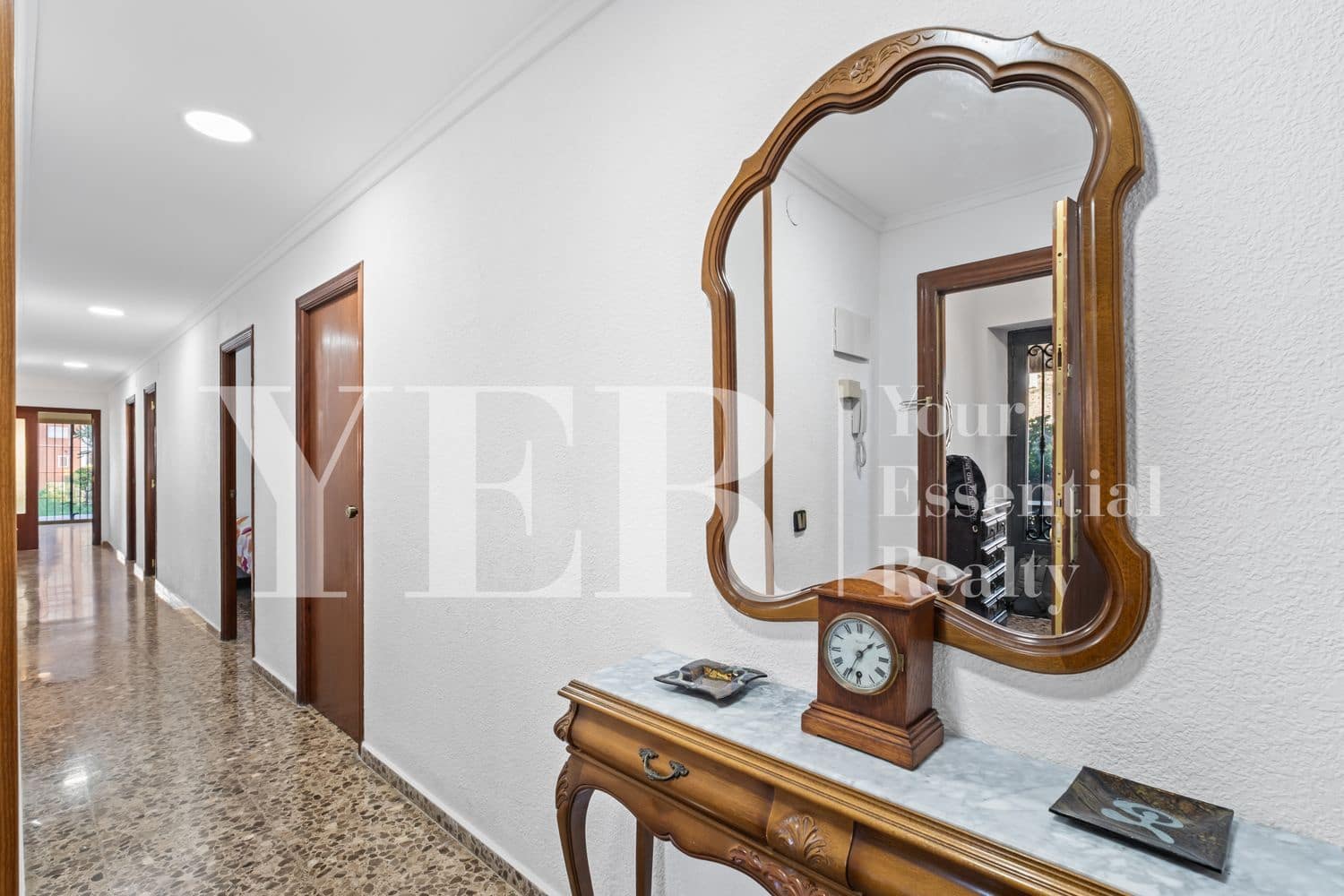 8 makuuhuone Hotelli myytävänä paikassa Alicante kaupunki mukana 
autotalli - 1 800 000 € (Ref: 9694713)