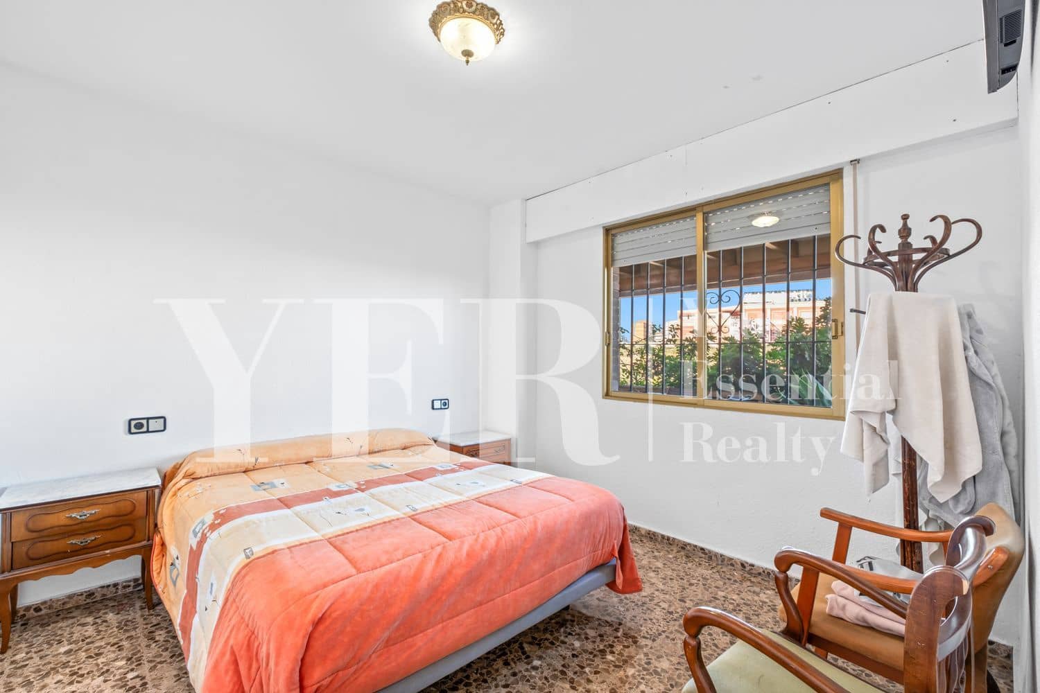 8 makuuhuone Hotelli myytävänä paikassa Alicante kaupunki mukana 
autotalli - 1 800 000 € (Ref: 9694713)