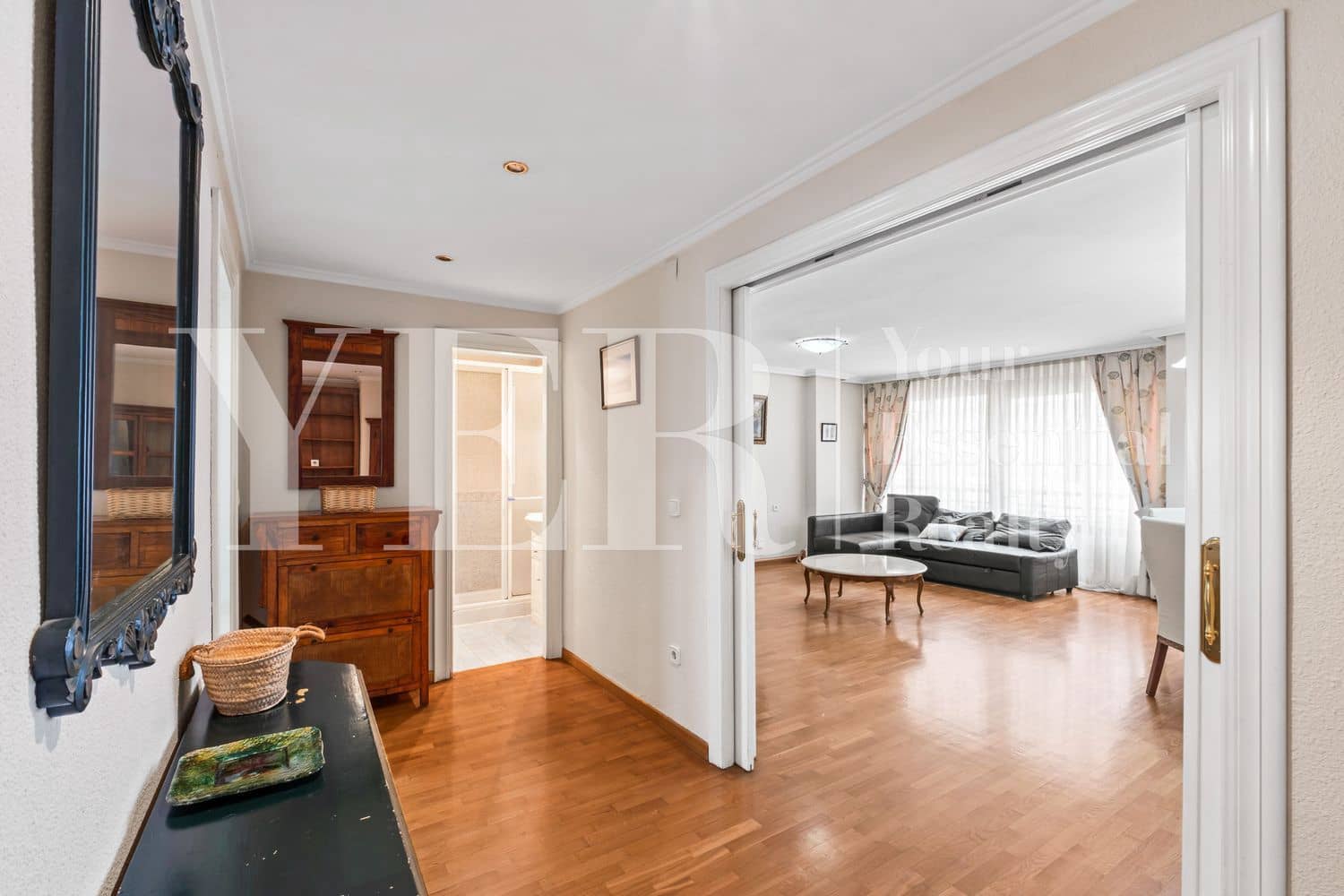 3 bedroom Apartment for sale in Alicante / Alacant city with garage - € 430,000 (Ref: 9721091)