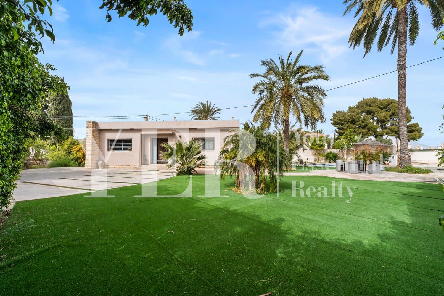 5 bedroom Villa for sale in San Juan de Alicante / Sant Joan d'Alacant with pool garage - € 1,350,000 (Ref: 9915196)