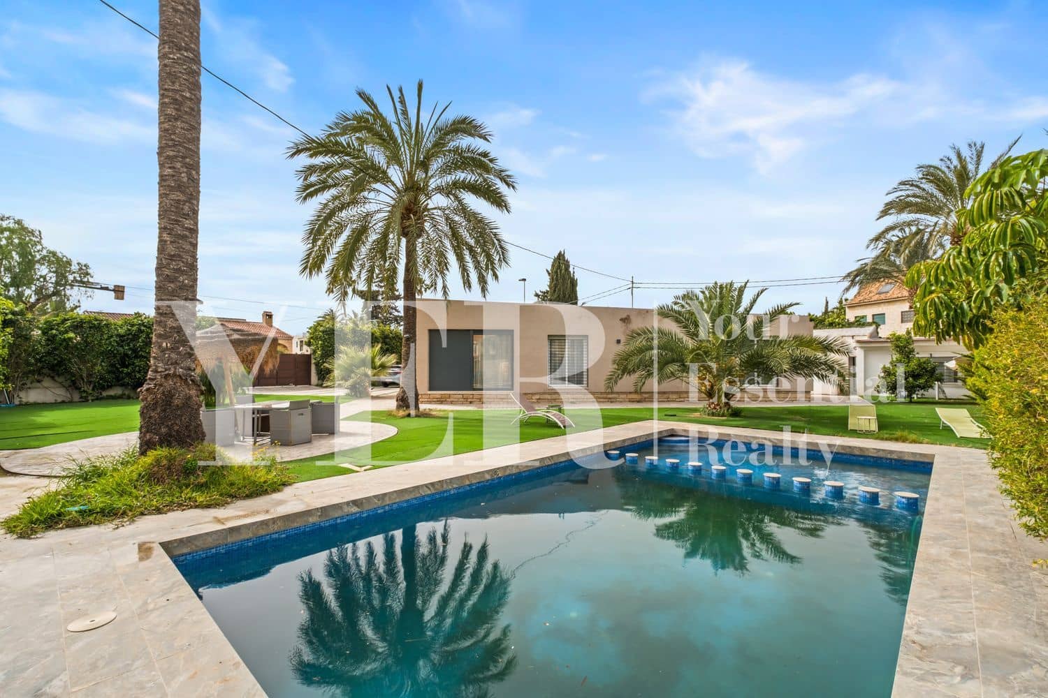 5 bedroom Villa for sale in San Juan de Alicante / Sant Joan d'Alacant with pool garage - € 1,350,000 (Ref: 9915196)