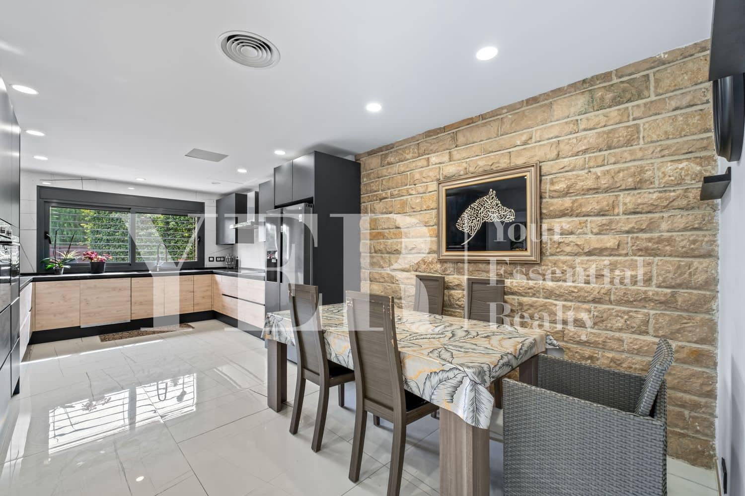 5 bedroom Villa for sale in San Juan de Alicante / Sant Joan d'Alacant with pool garage - € 1,350,000 (Ref: 9915196)