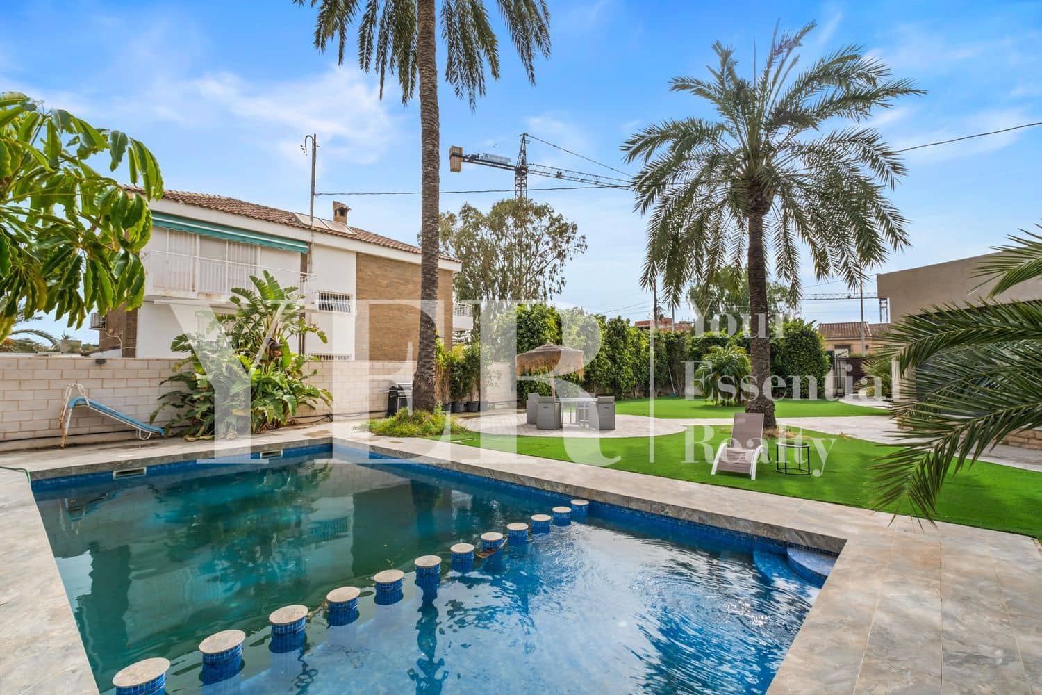 5 bedroom Villa for sale in San Juan de Alicante / Sant Joan d'Alacant with pool garage - € 1,350,000 (Ref: 9915196)