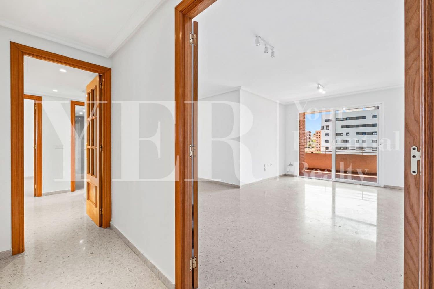4 bedroom Apartment for rent in Playa de San Juan with pool garage - € 1,700 (Ref: 9951002)