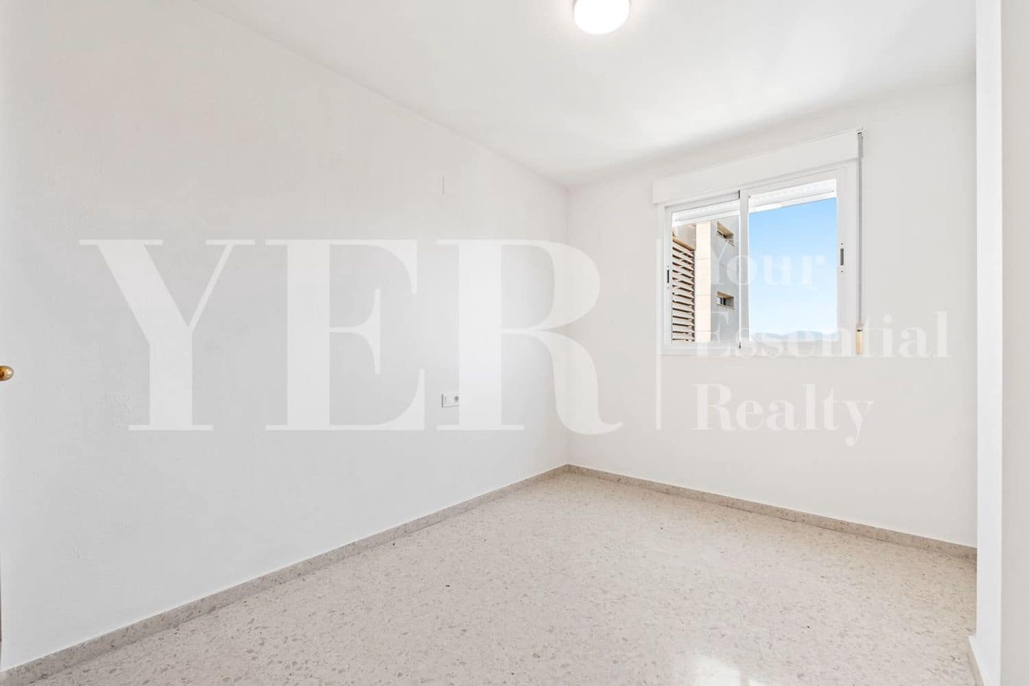 4 bedroom Apartment for rent in Playa de San Juan with pool garage - € 1,700 (Ref: 9951002)