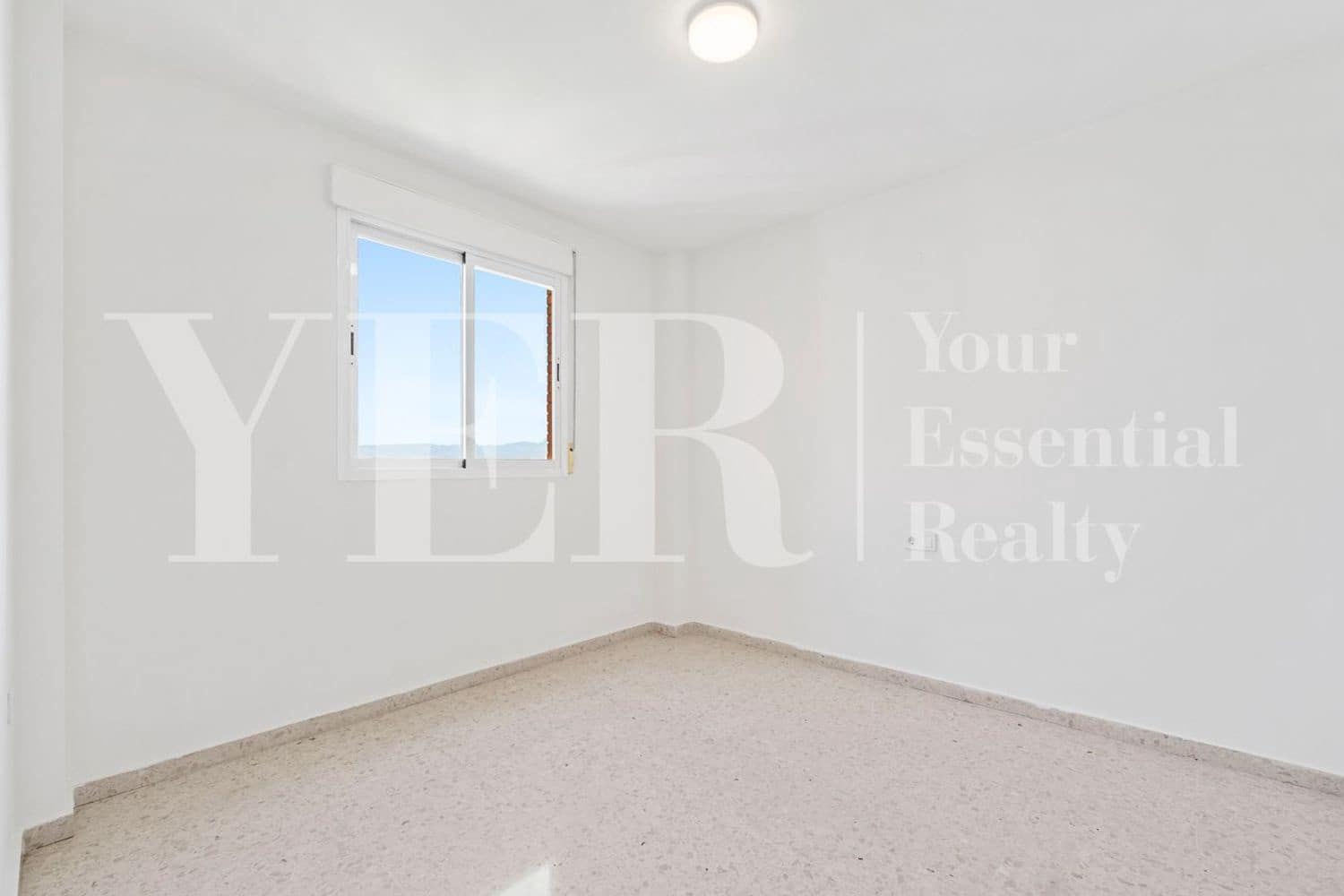 4 bedroom Apartment for rent in Playa de San Juan with pool garage - € 1,700 (Ref: 9951002)