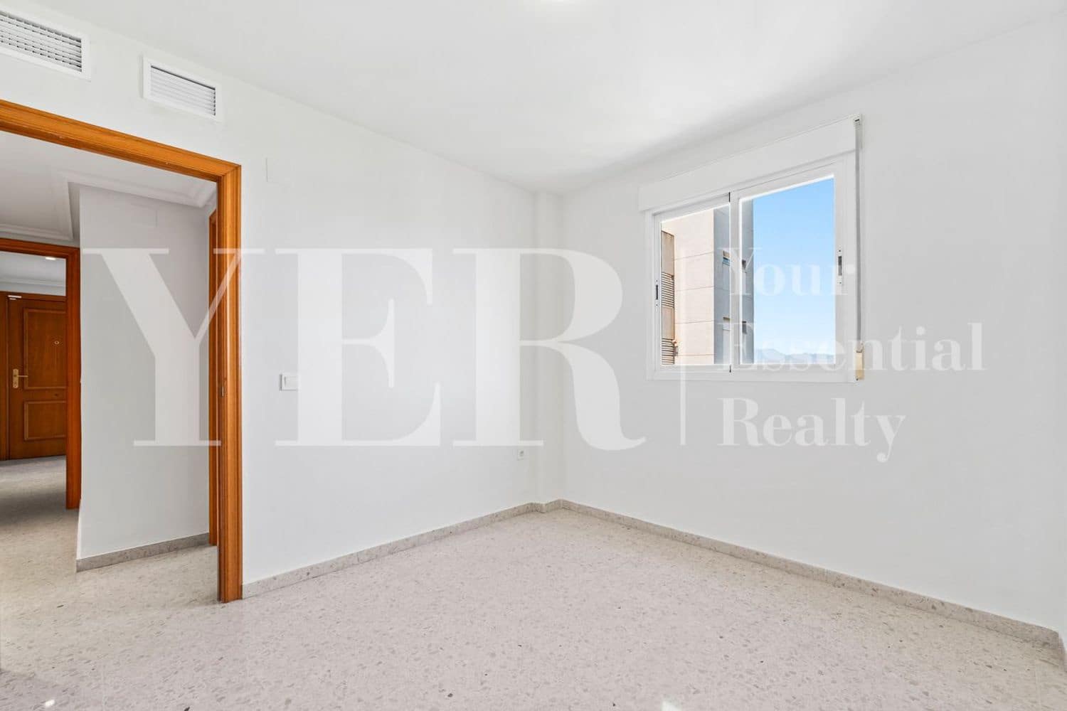 4 bedroom Apartment for rent in Playa de San Juan with pool garage - € 1,700 (Ref: 9951002)