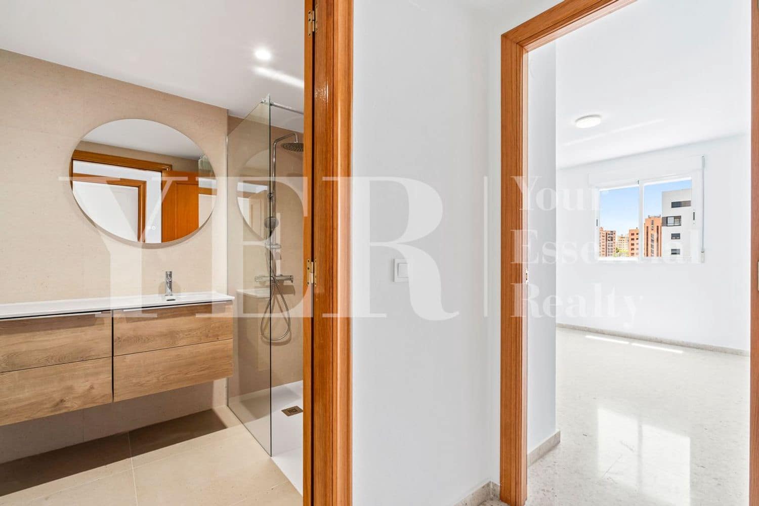 4 bedroom Apartment for rent in Playa de San Juan with pool garage - € 1,700 (Ref: 9951002)