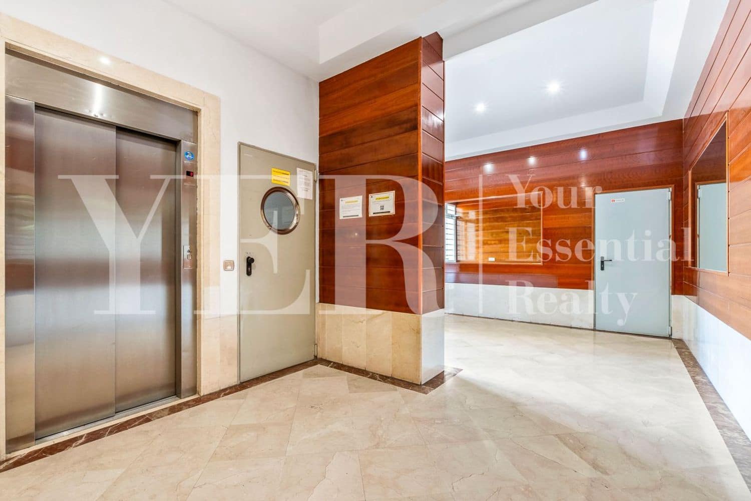 4 bedroom Apartment for rent in Playa de San Juan with pool garage - € 1,700 (Ref: 9951002)