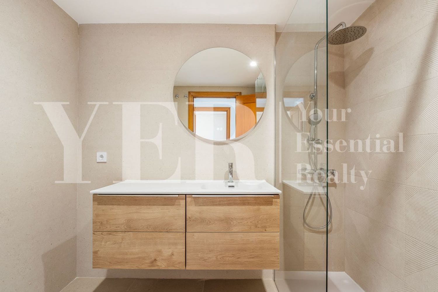 4 bedroom Apartment for rent in Playa de San Juan with pool garage - € 1,700 (Ref: 9951002)