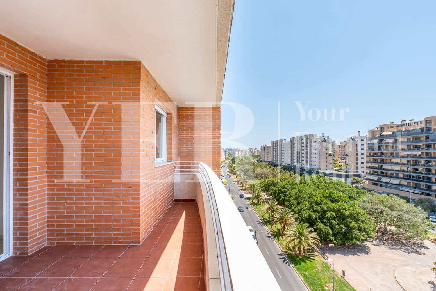 4 bedroom Apartment for rent in Playa de San Juan with pool garage - € 1,700 (Ref: 9951002)