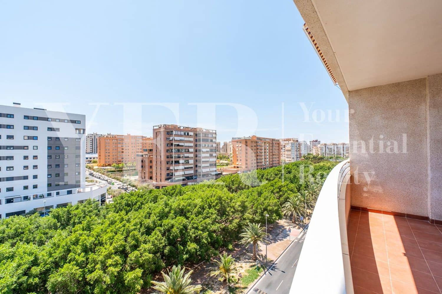 4 bedroom Apartment for rent in Playa de San Juan with pool garage - € 1,700 (Ref: 9951002)