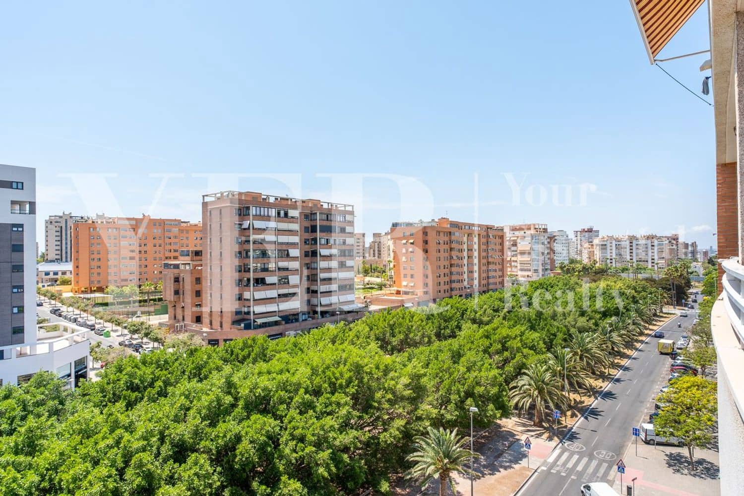 4 bedroom Apartment for rent in Playa de San Juan with pool garage - € 1,700 (Ref: 9951002)
