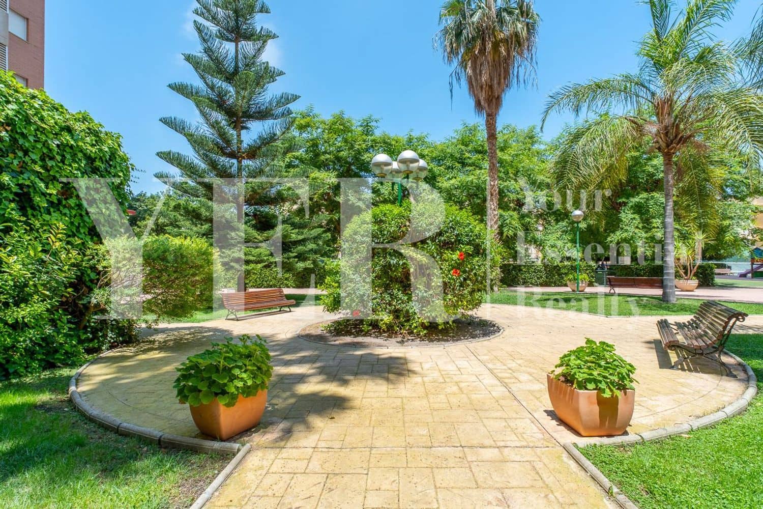 4 bedroom Apartment for rent in Playa de San Juan with pool garage - € 1,700 (Ref: 9951002)