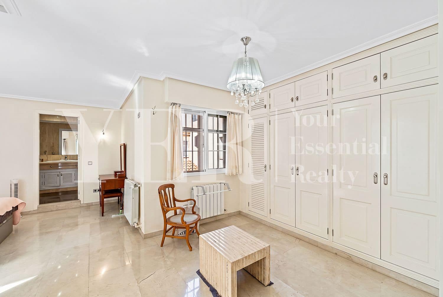 4 sovrum Hus till salu i Alicante stad med pool garage - 590 000 € (Ref: 9958980)