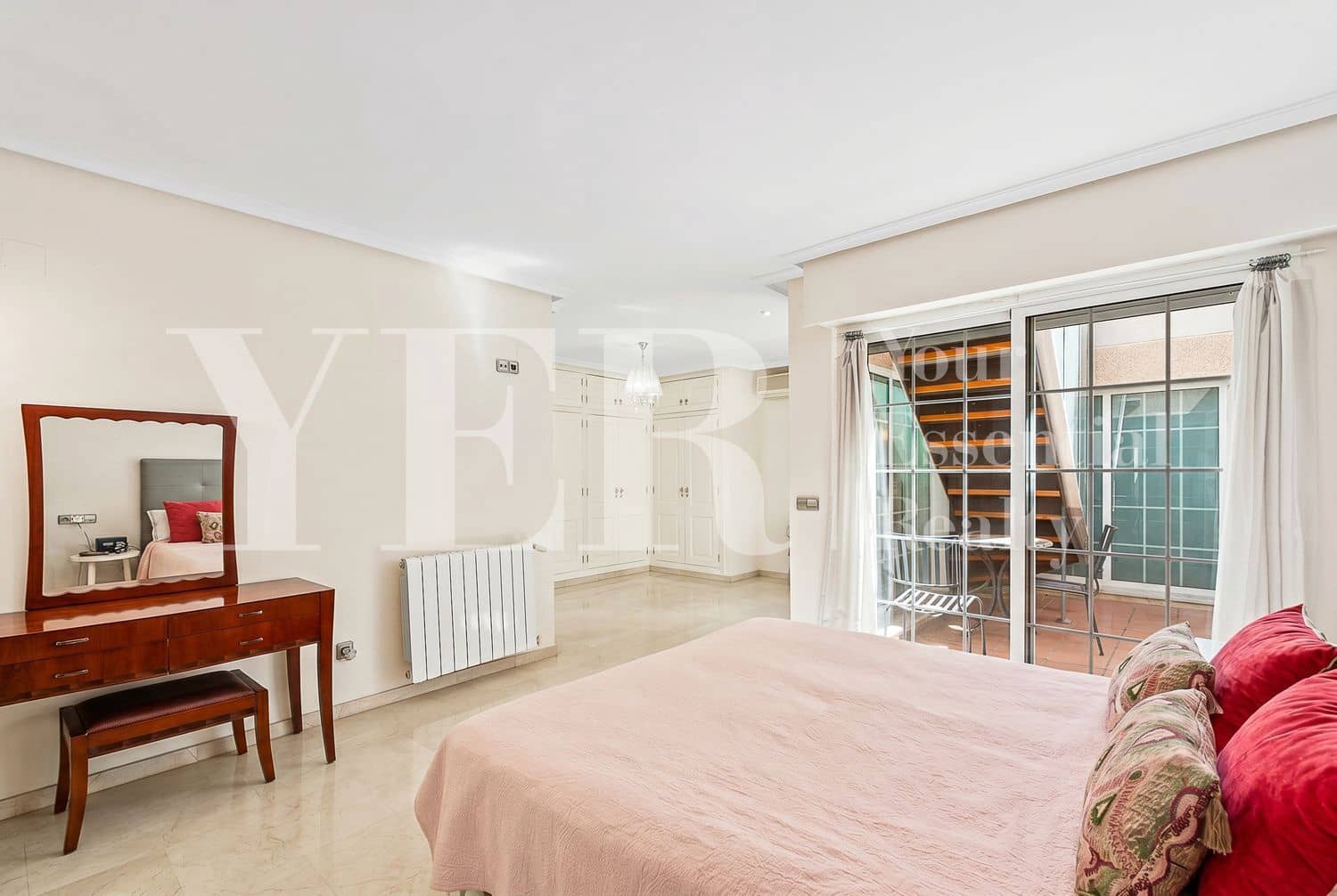 4 sovrum Hus till salu i Alicante stad med pool garage - 590 000 € (Ref: 9958980)