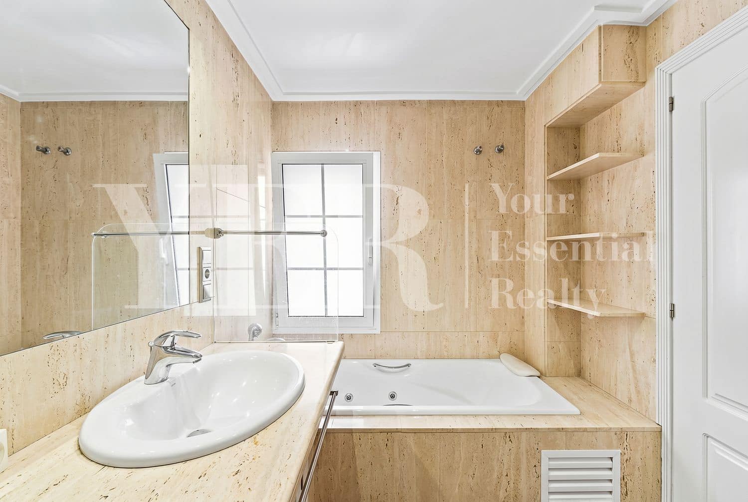 4 sovrum Hus till salu i Alicante stad med pool garage - 590 000 € (Ref: 9958980)