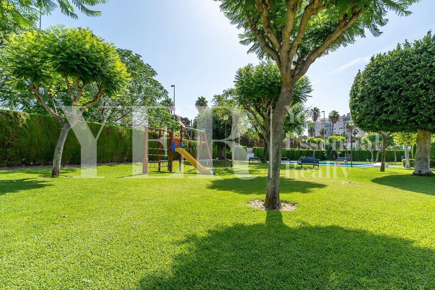 4 sovrum Hus till salu i Alicante stad med pool garage - 590 000 € (Ref: 9958980)