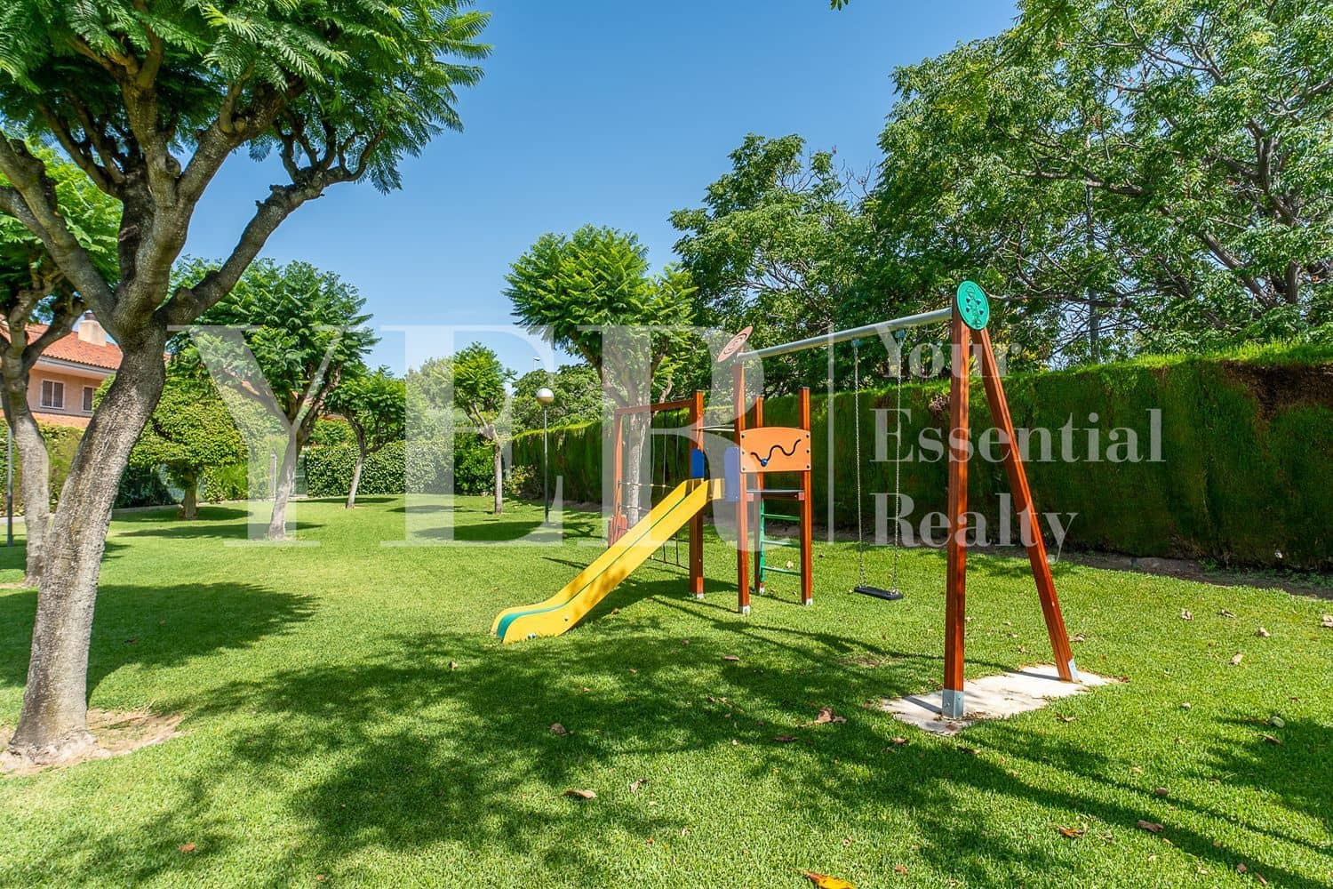 4 sovrum Hus till salu i Alicante stad med pool garage - 590 000 € (Ref: 9958980)