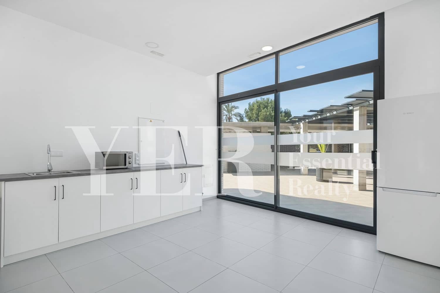 Apartamento de 3 habitaciones en Alicante / Alacant ciudad en venta con piscina garaje - 670.000 € (Ref: 9999526)