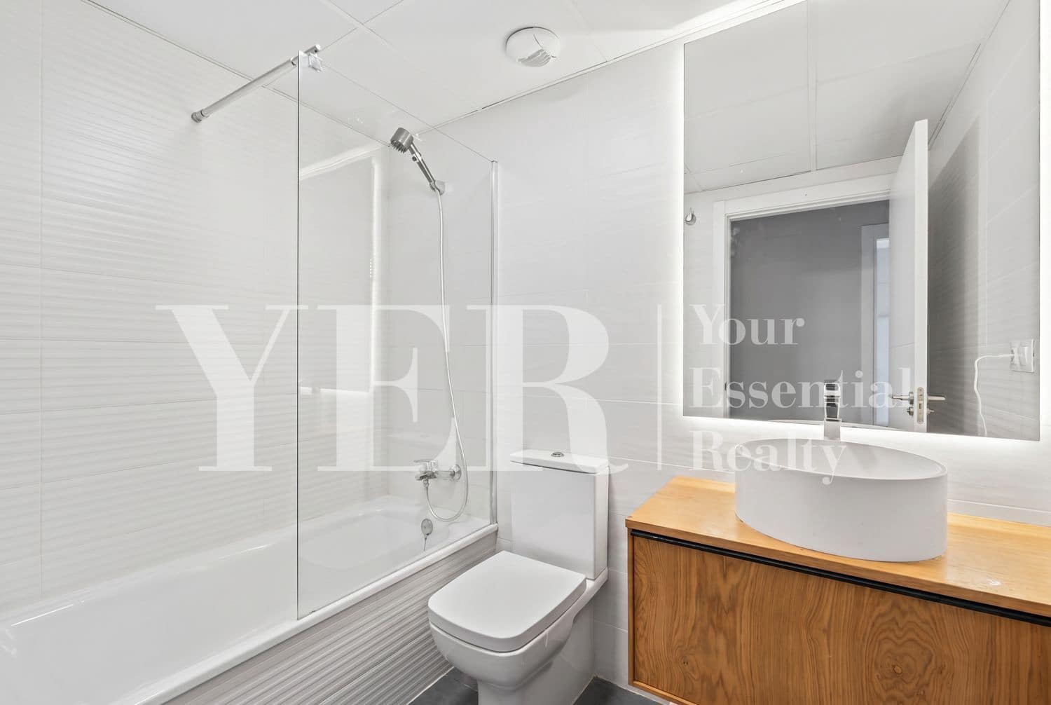 Apartamento de 3 habitaciones en Alicante / Alacant ciudad en venta con piscina garaje - 670.000 € (Ref: 9999526)