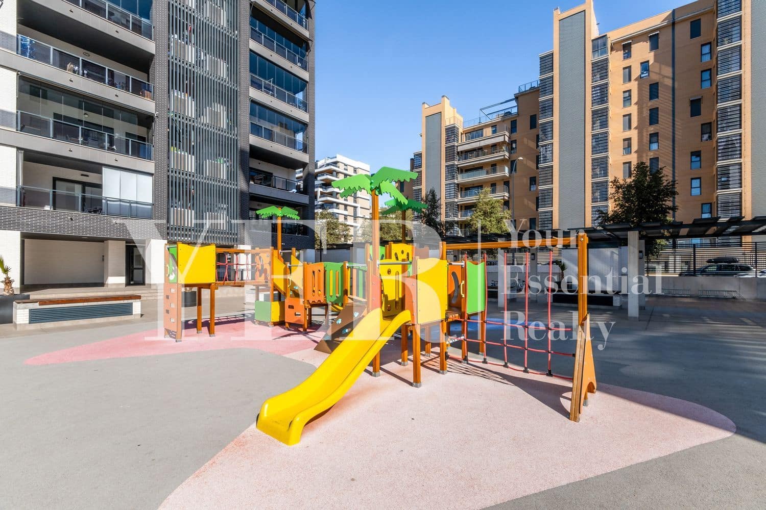 Apartamento de 3 habitaciones en Alicante / Alacant ciudad en venta con piscina garaje - 670.000 € (Ref: 9999526)