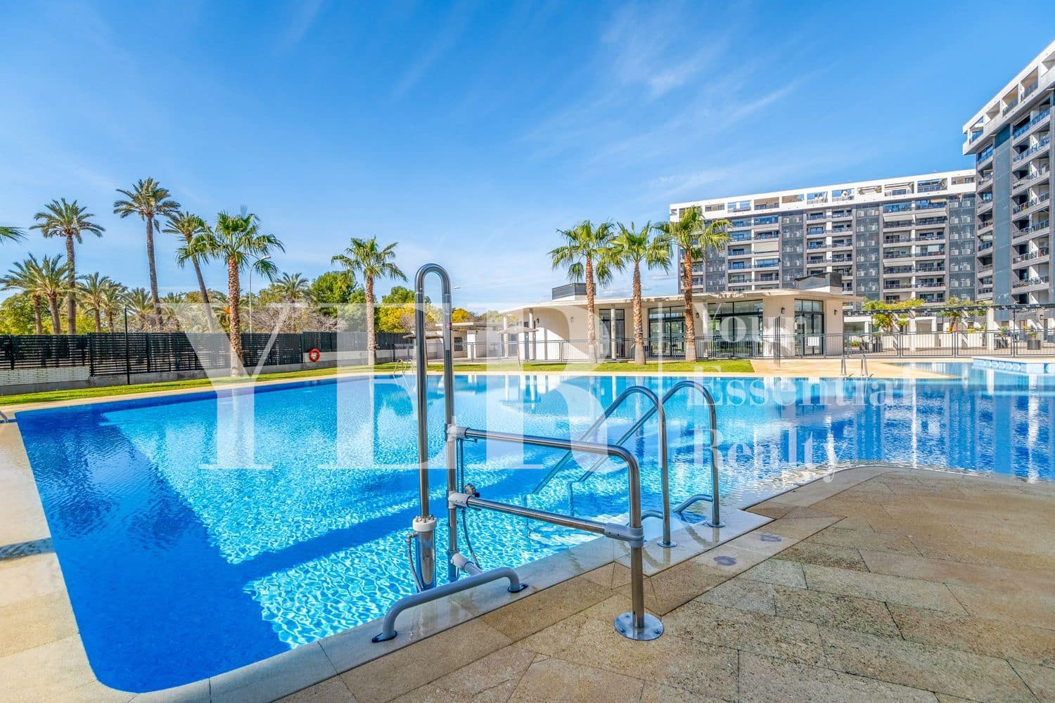 Apartamento de 3 habitaciones en Alicante / Alacant ciudad en venta con piscina garaje - 670.000 € (Ref: 9999526)