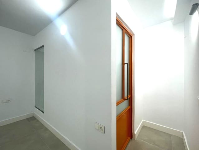 5 makuuhuone Kaupallinen vuokrattavana paikassa Las Mimosas, Santa Cruz de Tenerife - 2 000 € (Ref: 8807399)