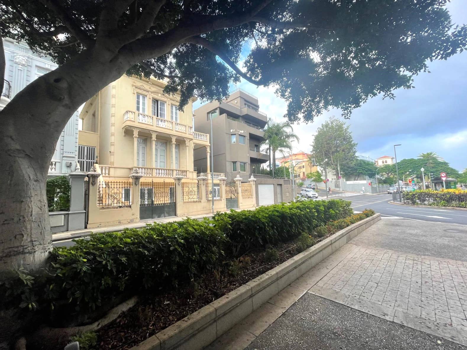 5 bedroom Commercial for rent in Santa Cruz de Tenerife - € 2,000 (Ref: 8807399)