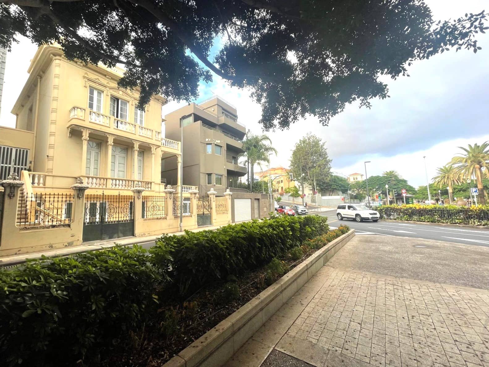 5 bedroom Commercial for rent in Santa Cruz de Tenerife - € 2,000 (Ref: 8807399)