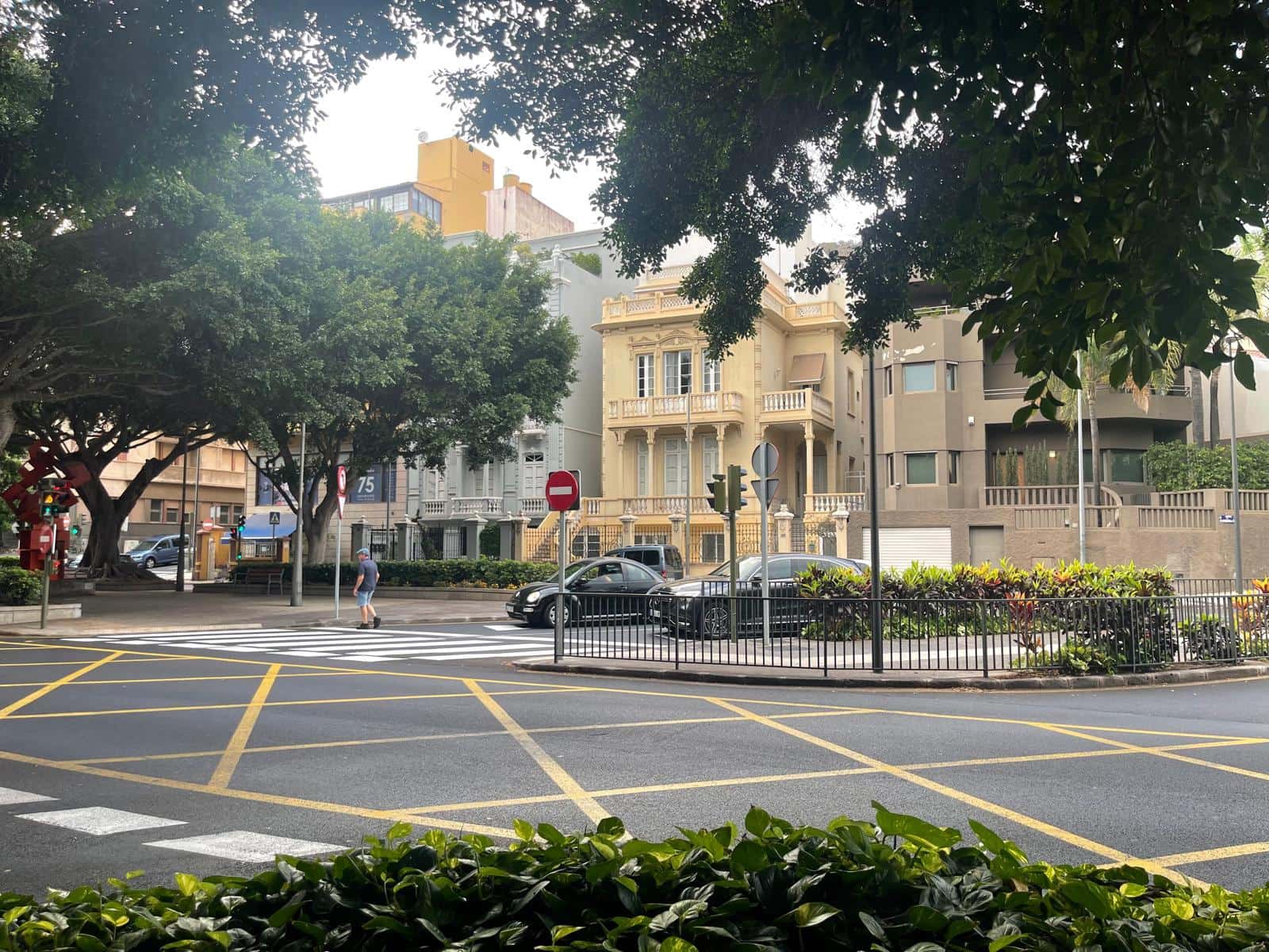 5 bedroom Commercial for rent in Santa Cruz de Tenerife - € 2,000 (Ref: 8807399)