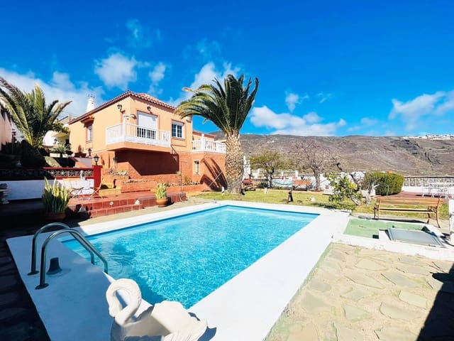 3 soveværelse Villa til salg i Barranco Hondo, Candelaria med swimmingpool garage - € 680.000 (Ref: 8807434)