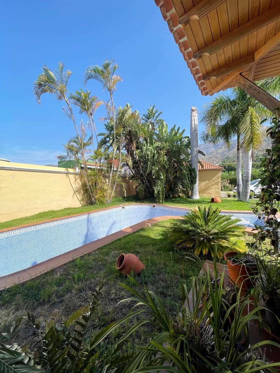 5 soveværelse Villa til salg i Los Llanos de Aridane med swimmingpool garage - € 860.000 (Ref: 9162812)