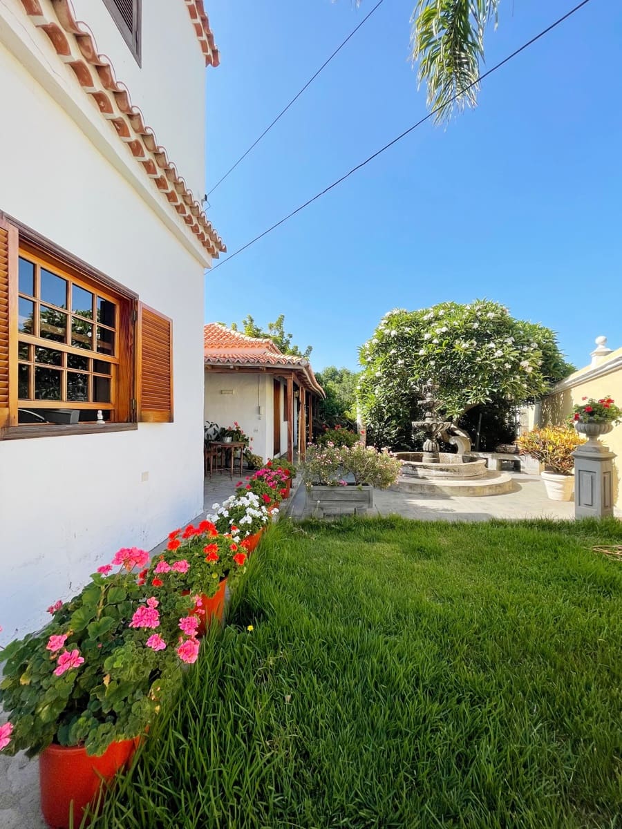 5 soveværelse Villa til salg i Los Llanos de Aridane med swimmingpool garage - € 860.000 (Ref: 9162812)