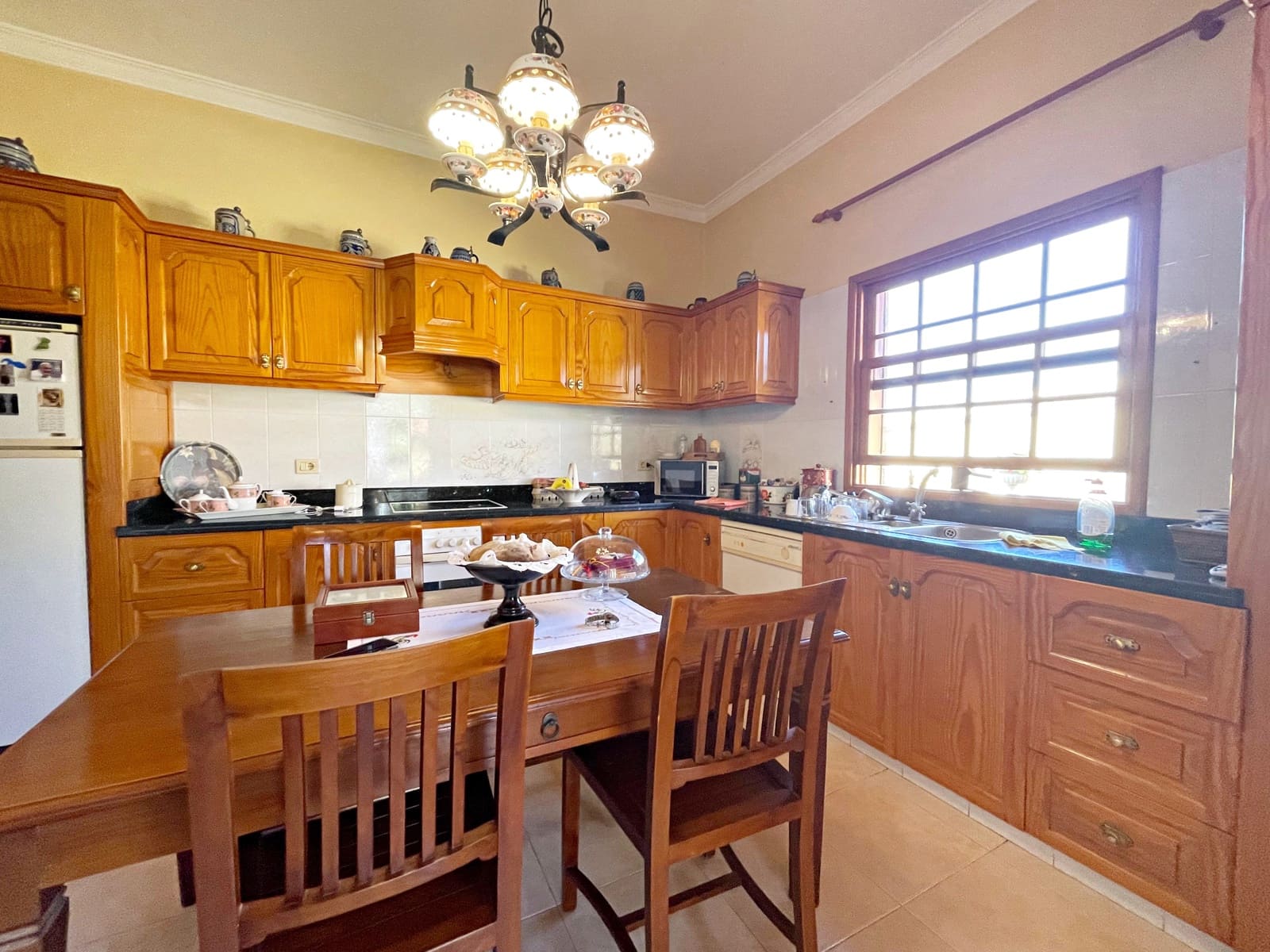 5 soveværelse Villa til salg i Los Llanos de Aridane med swimmingpool garage - € 860.000 (Ref: 9162812)