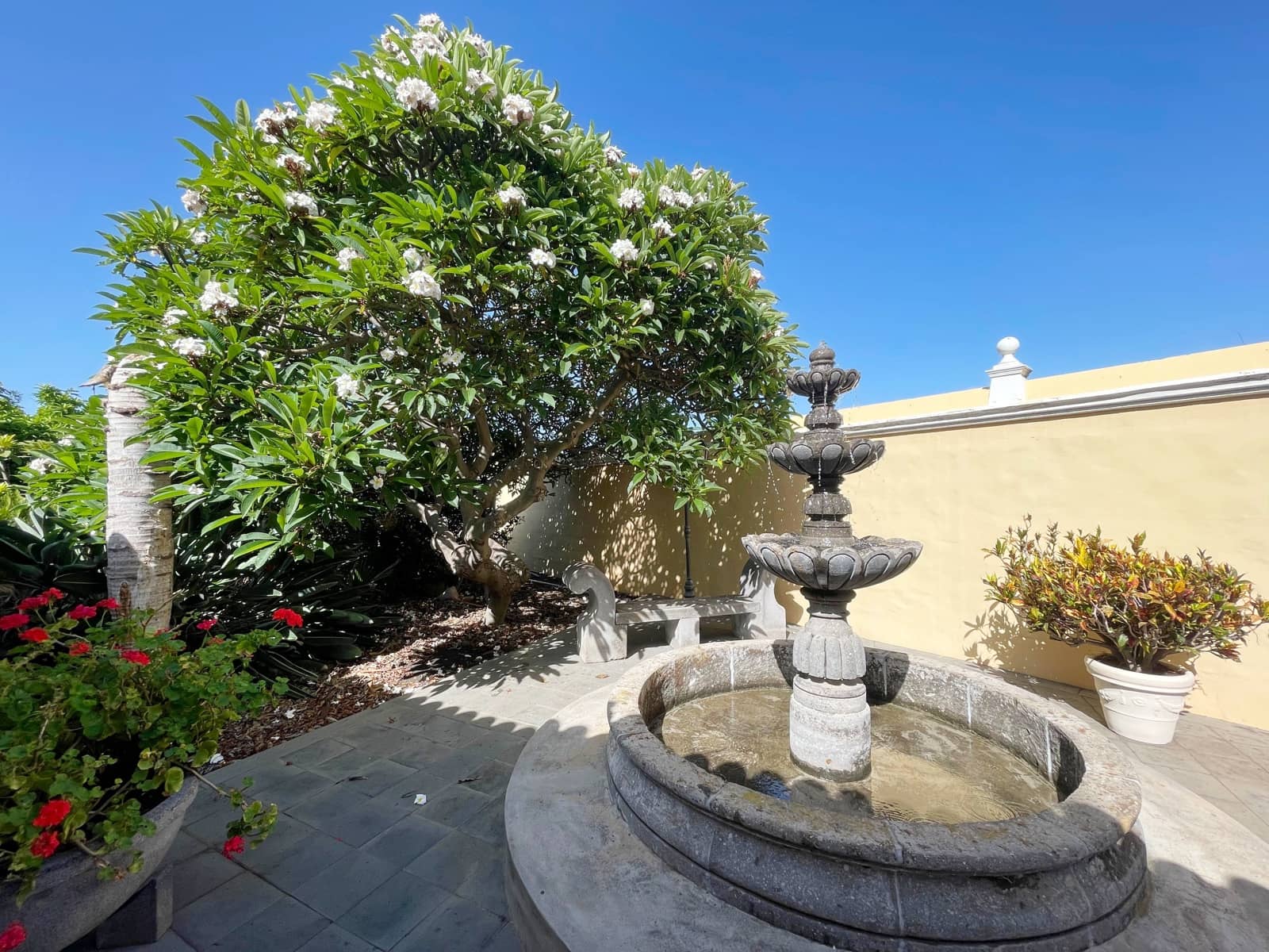 5 soveværelse Villa til salg i Los Llanos de Aridane med swimmingpool garage - € 860.000 (Ref: 9162812)