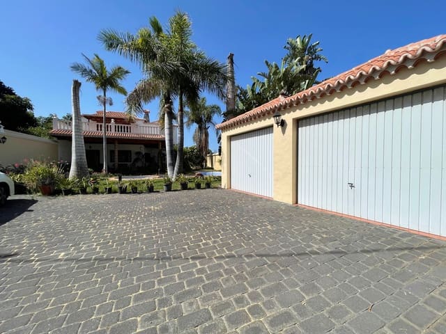 5 soveværelse Villa til salg i Los Llanos de Aridane med swimmingpool garage - € 860.000 (Ref: 9162812)