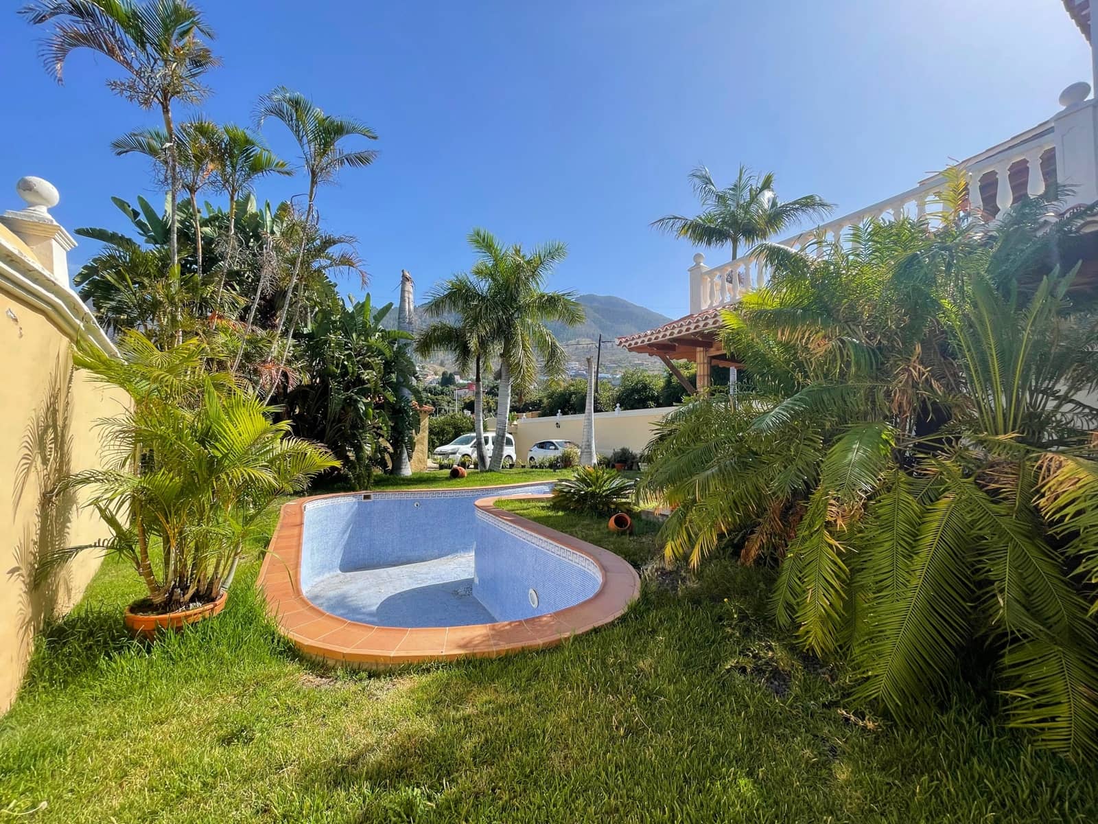 5 soveværelse Villa til salg i Los Llanos de Aridane med swimmingpool garage - € 860.000 (Ref: 9162812)